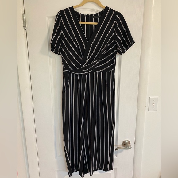 Cropped Jumpsuit - Picture 1 of 3